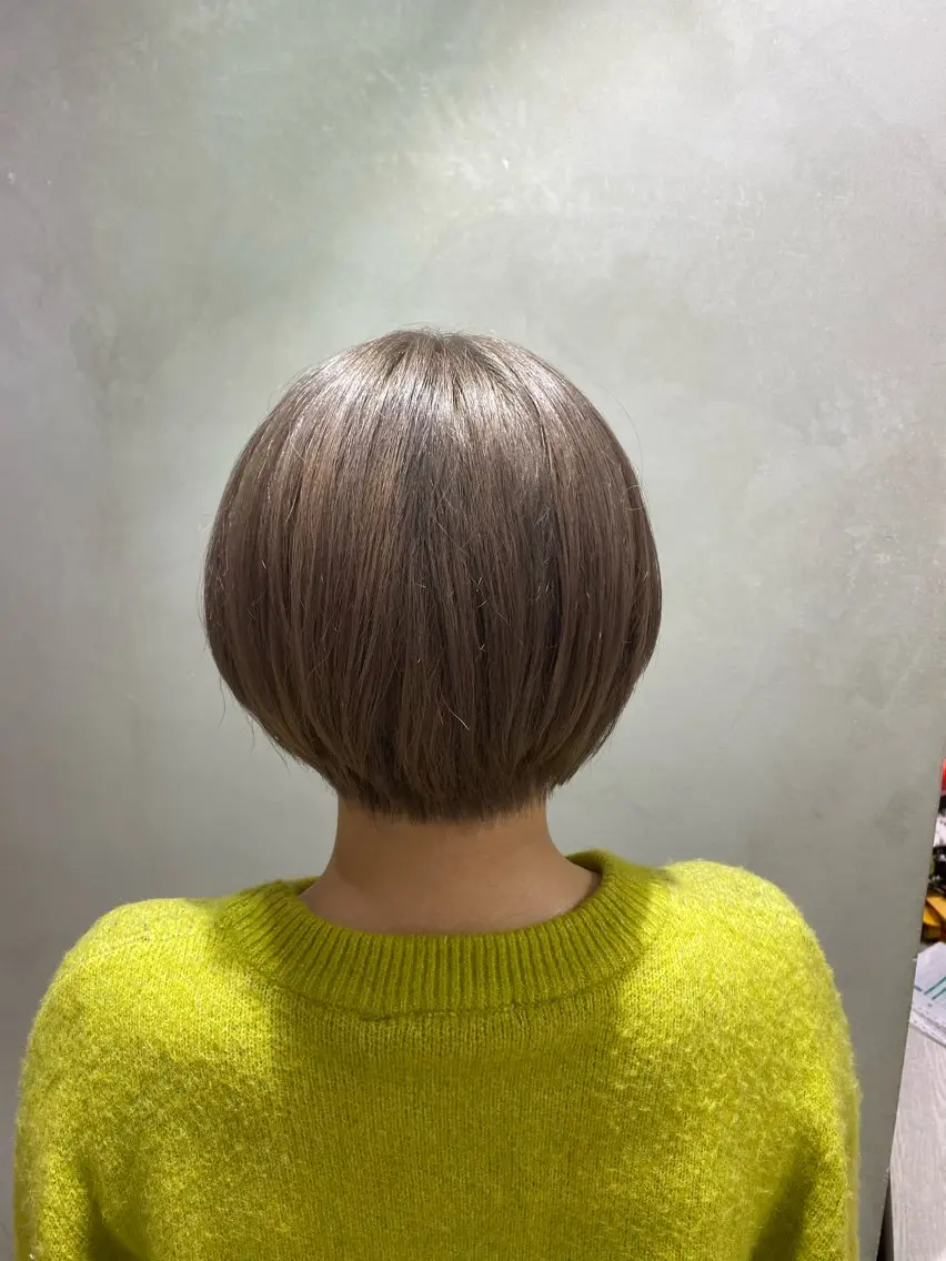 ショート カラー カット ヘアカラー トリートメント まとまるボブ🌼 アレンジ🌼鴨下穂香のヘアスタイル