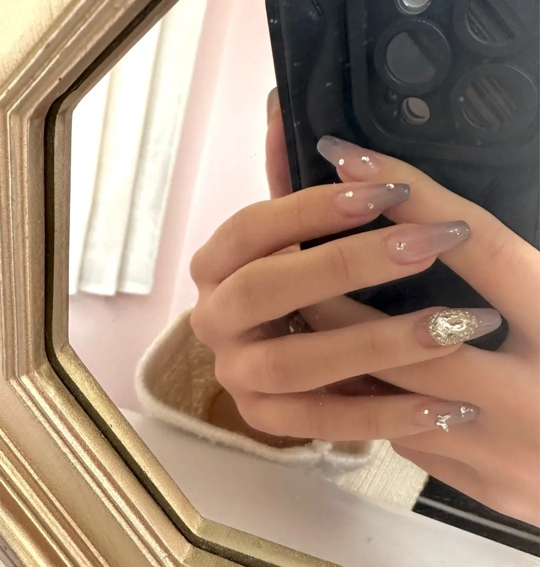 ネイル ハンドネイル sara : salon ELVIのネイルデザイン