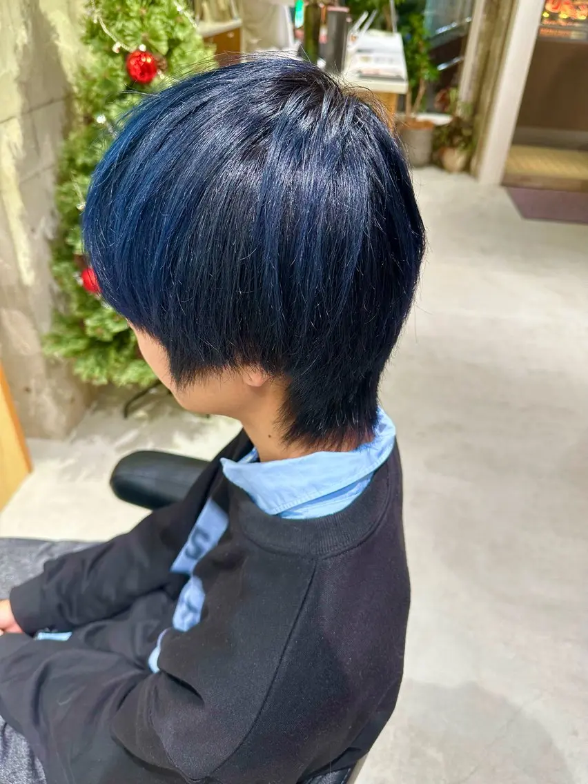 カラー ブリーチ ネイビーカラー ヘアカラー トリートメント ヘッドスパ 水野 胡亜のヘアスタイル