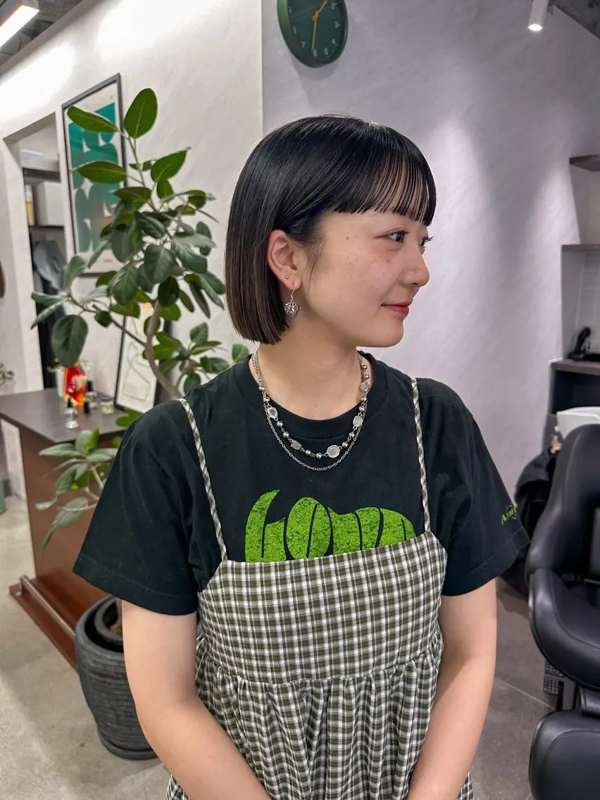 カラー 黒髪 ボブ ワイドバング tone/ AKANEのヘアスタイル