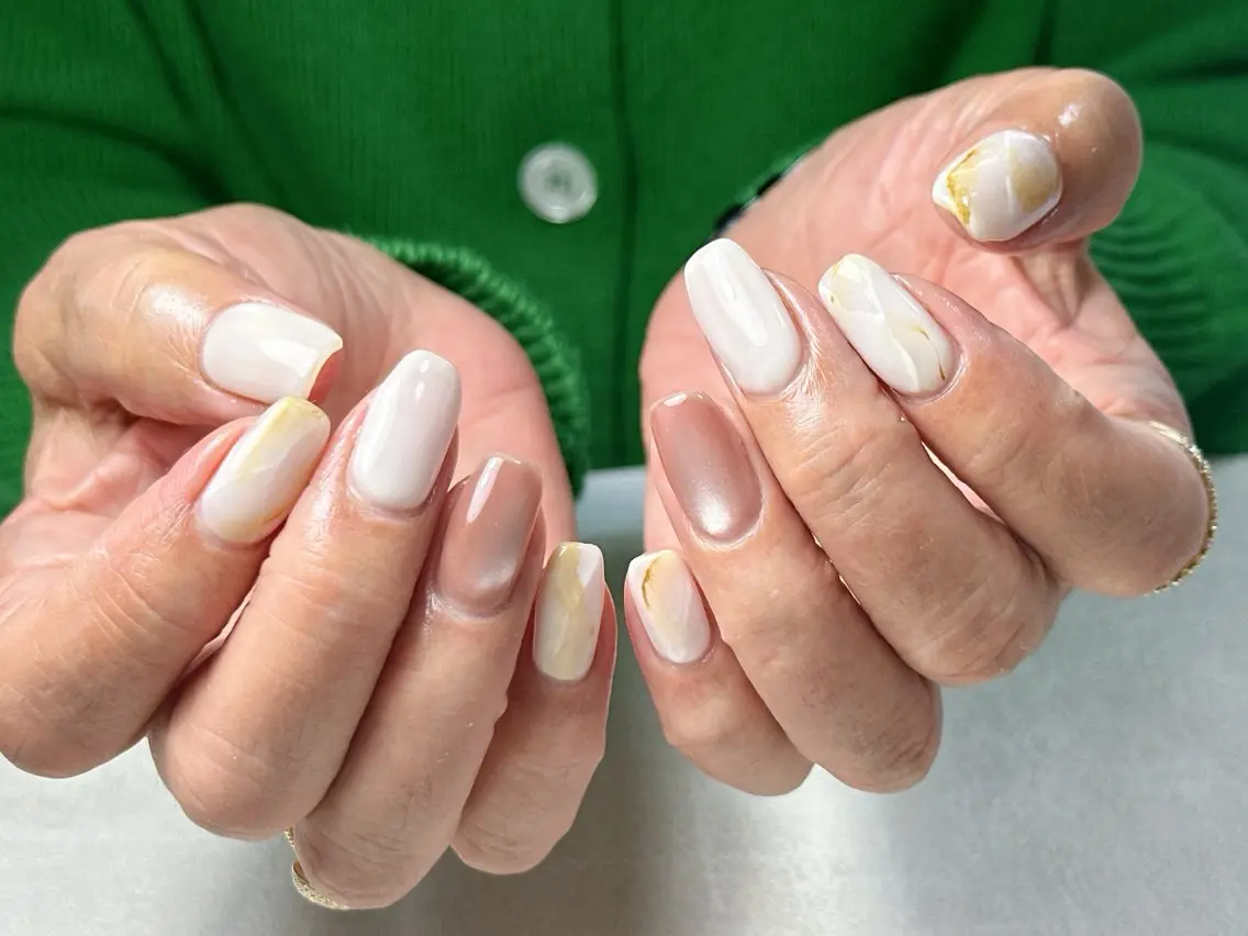 ネイル オーロラネイル ブルー フットネイル フレンチネイル ジェルネイル kiki nail たまプラーザのネイルデザイン