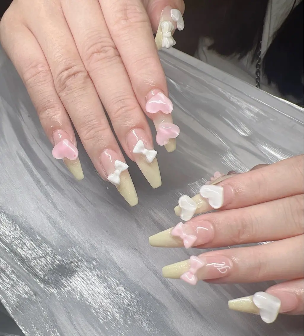ネイル ハンドネイル Lee Nailsのネイルデザイン
