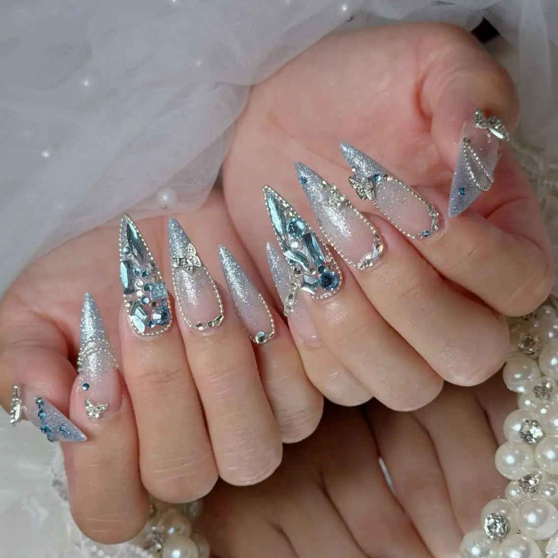 ネイル アートネイル ボルドー フレンチネイル ジェルネイル 氷ネイル・うるうるネイル ハンドネイル Julie Nail Rinのネイルデザイン