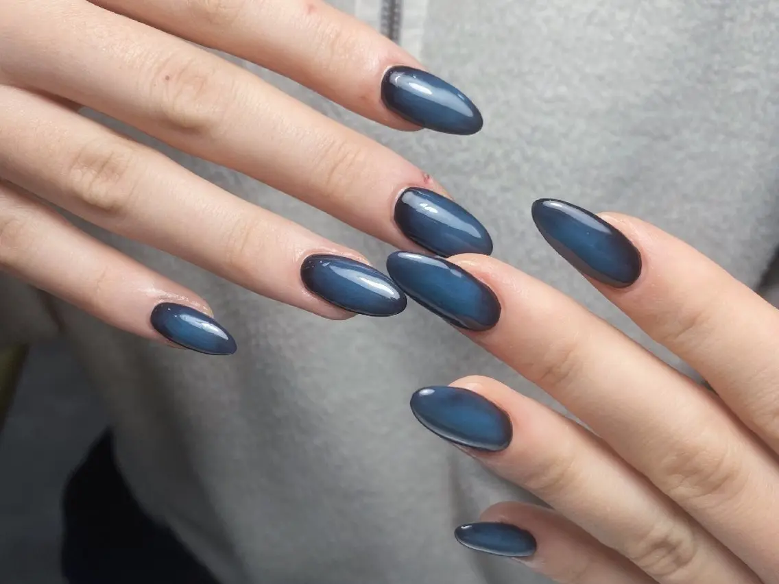 ネイル チークネイル フレンチネイル ジェルネイル ガラスフレンチ キラキラネイル ハンドネイル UM Nail Salonのネイルデザイン