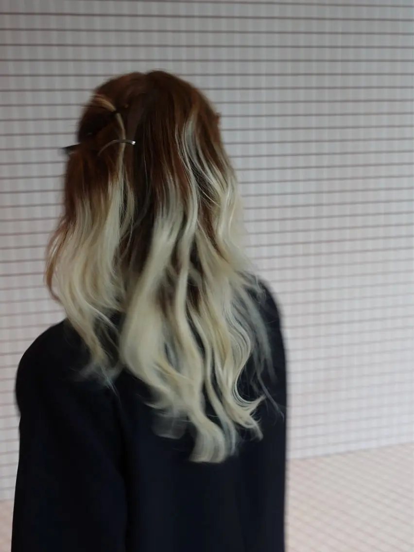 ロング カラー ヘアアレンジ ブロンド ブラウンカラー ヘアカラー トリートメント mina 🌷のヘアスタイル