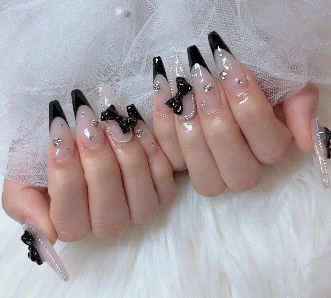 ネイル フレンチネイル ジェルネイル ハロウィン キラキラネイル 韓国ネイル ハンドネイル H.baby Nail Salonのネイルデザイン
