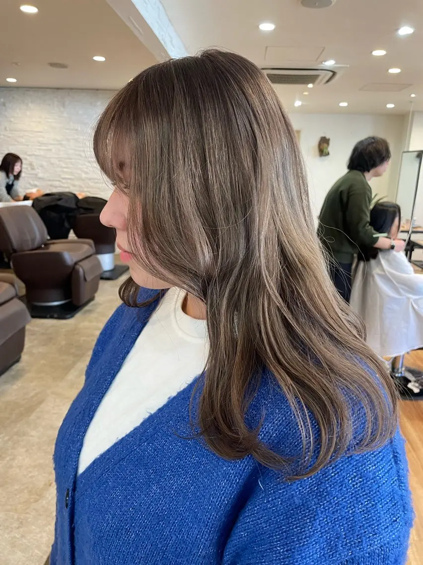 ロング 久我 彩音のヘアスタイル