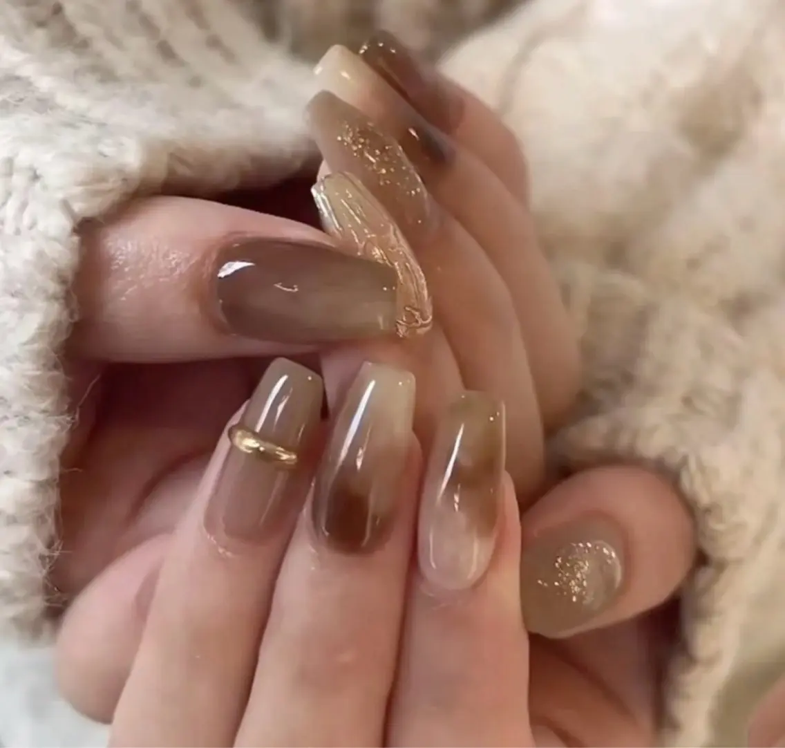 ネイル オーロラネイル べっ甲ネイル チークネイル 成人式 長さ出し ハンドネイル ハンドケア For you. Nail Salonのネイルデザイン