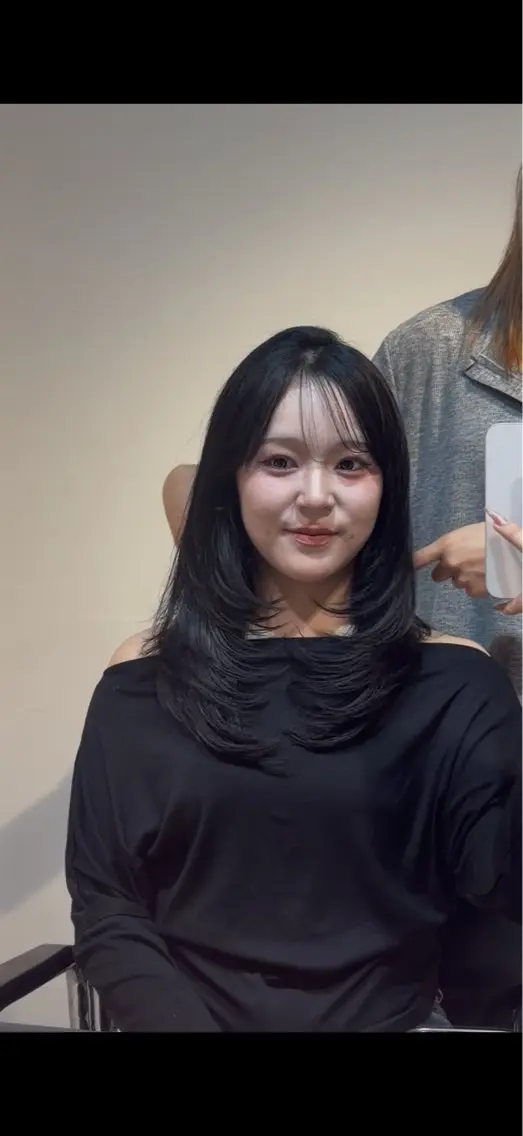 ロング 真下 瑞歩のヘアスタイル