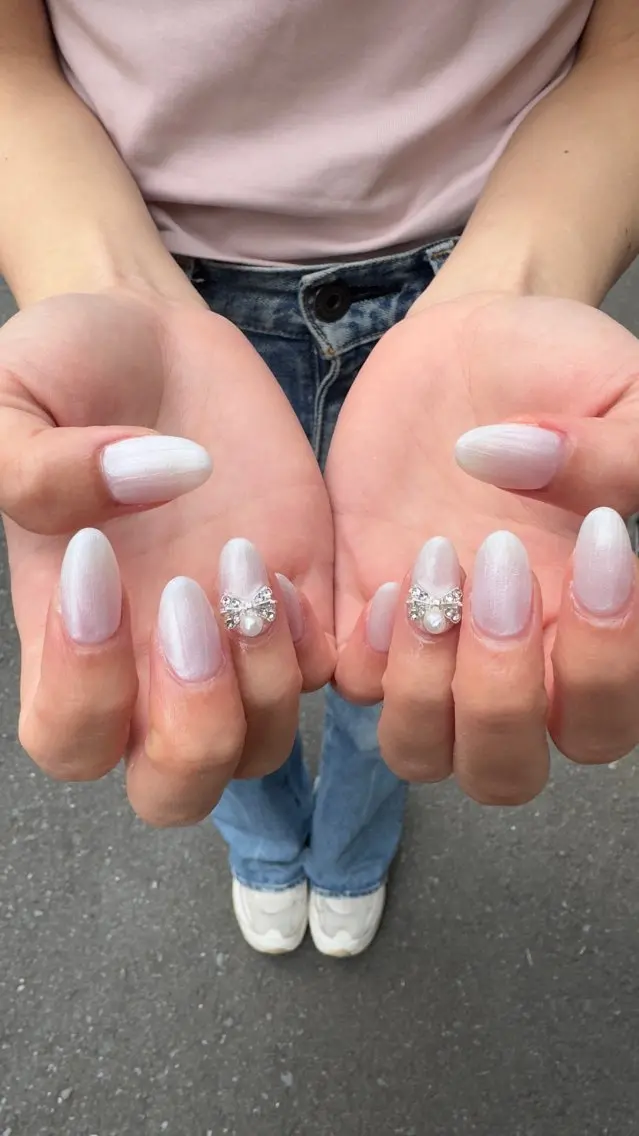 ネイル フラッシュネイル ホログラムネイル 韓国ネイル レース ラメ(グリッター) ハンドネイル MH_ Nailのネイルデザイン