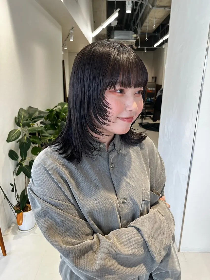 ミディアム カラー ブラウンカラー チョコレートブラウン 顔まわりレイヤー レイヤーカット カット ヘアカラー トリートメント レイヤーカット/ブラ ウンカラー/河野凜のヘアスタイル