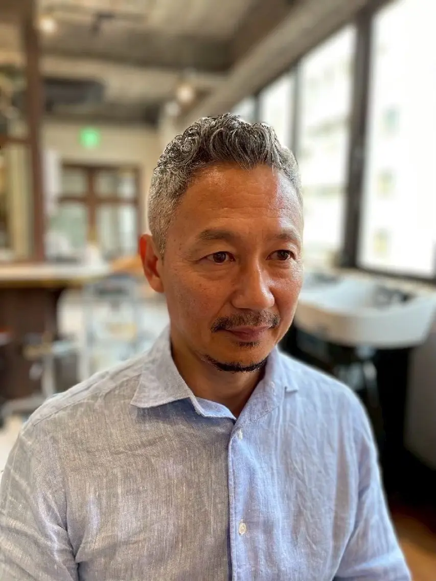 メンズ 岡 魁のヘアスタイル