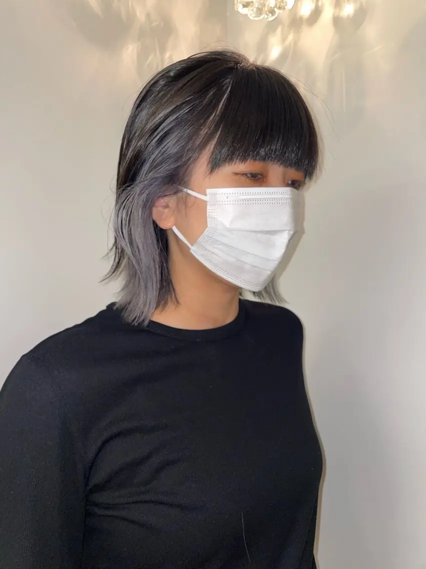 ミディアム カラー インナーカラー シルバー ヘアカラー リカ/ハイトーン ・オリーブ🍀のヘアスタイル