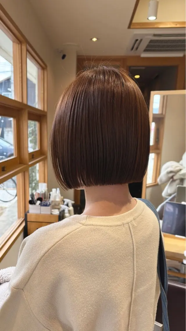 ショート カラー ベージュカラー ブリーチ ブリーチなしカラー ボブ 山本 知佳のヘアスタイル