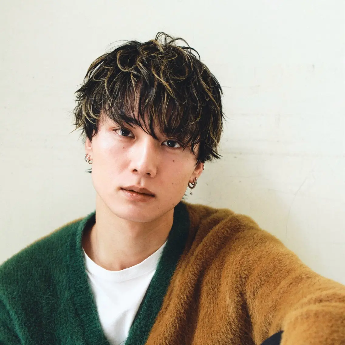 ショート カラー メンズ メンズハイライト マッシュ ハイライトカラー ハイライト ショートヘア カット ヘアカラー 🌿パーマ/ ナチュラル/蒼真🍃のヘアスタイル