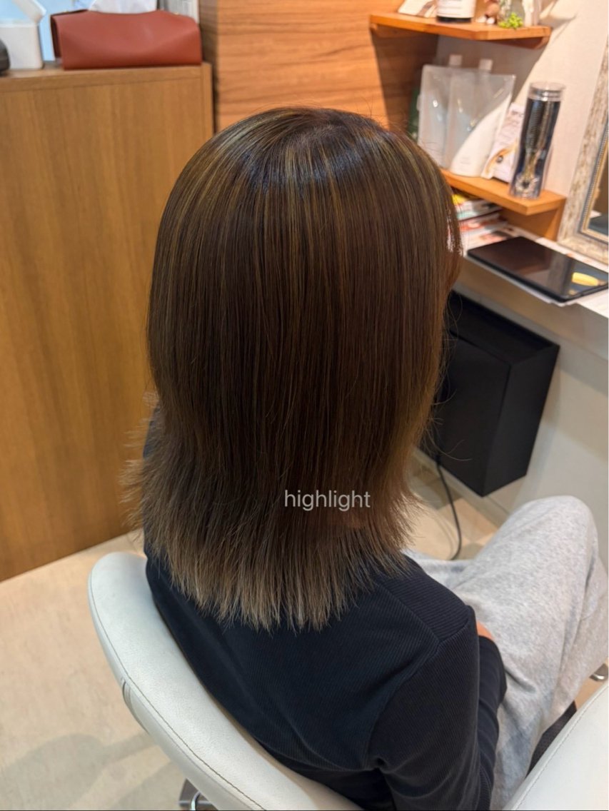 ミディアム ヘアカラー hair bonitaのヘアスタイル