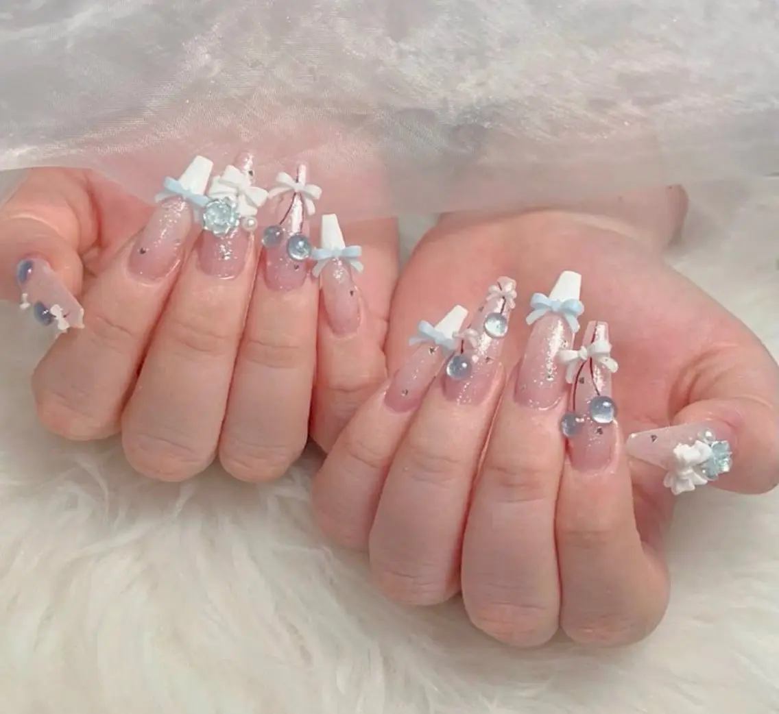 ネイル アートネイル ボルドー フレンチネイル ジェルネイル 氷ネイル・うるうるネイル ハンドネイル Julie Nail Rinのネイルデザイン
