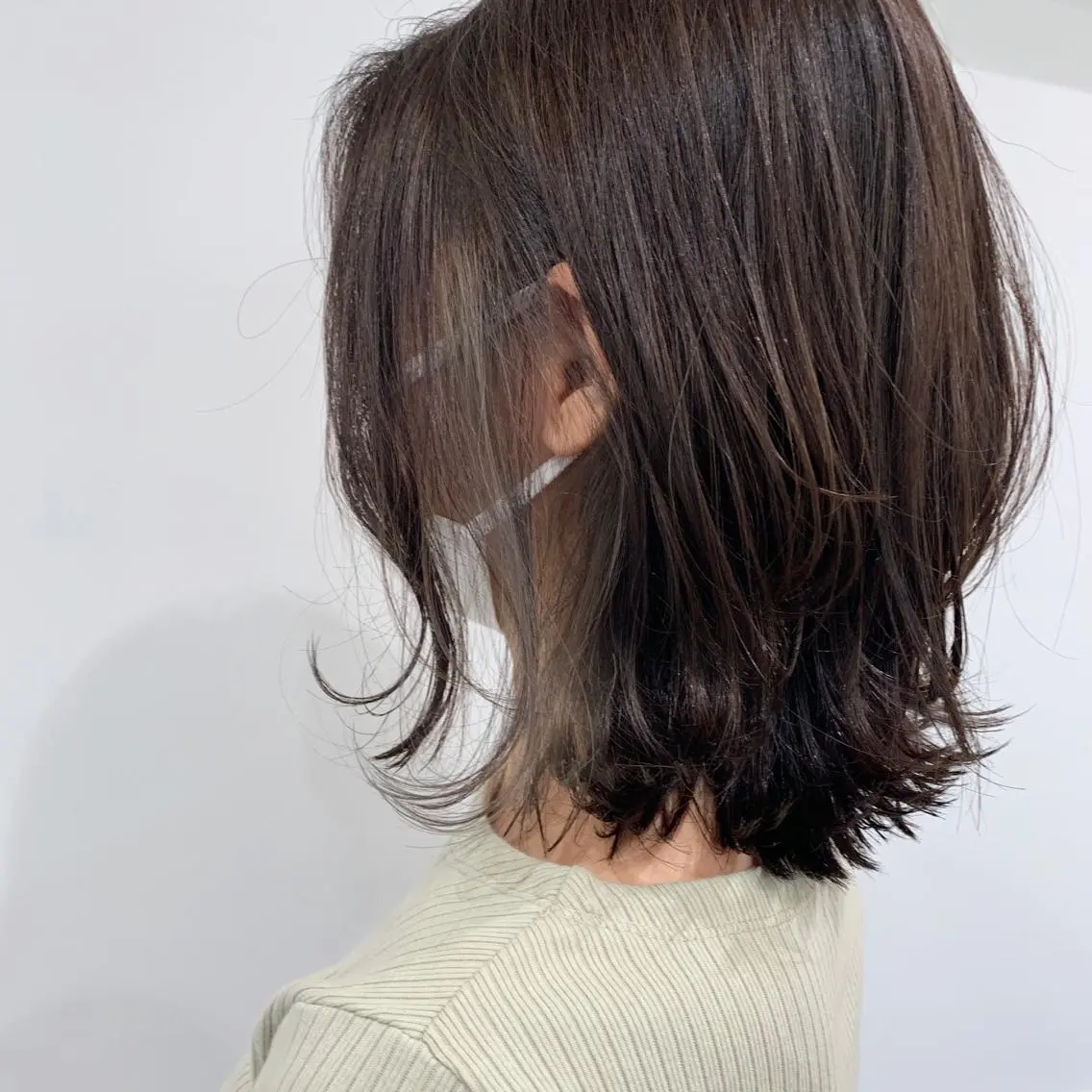 ミディアム カラー インナーカラー カット ヘアカラー 喜友名 泉樹のヘアスタイル