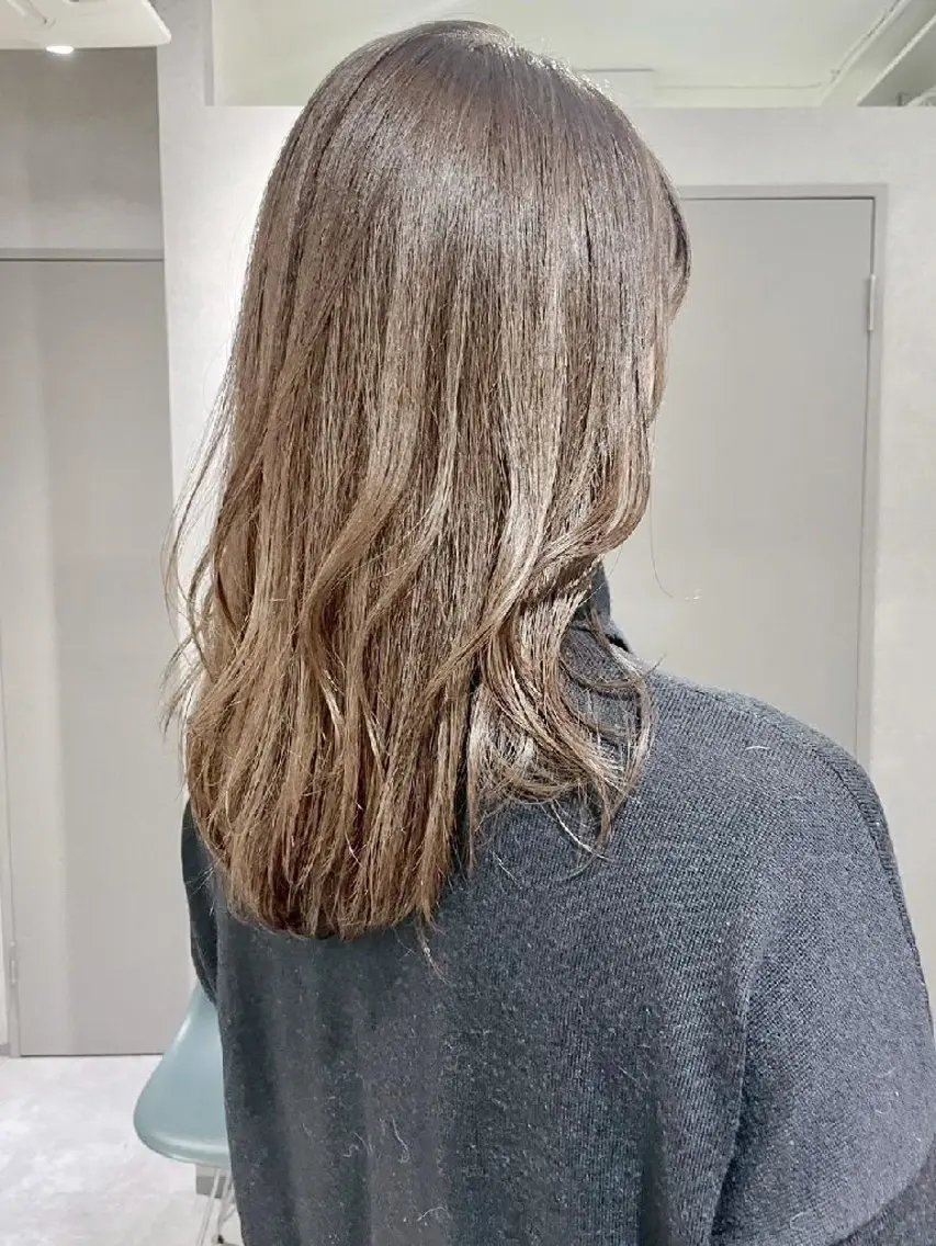 カラー コト ネのヘアスタイル