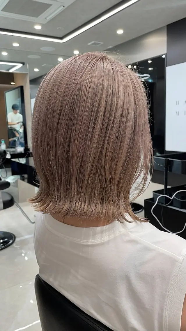ミディアム カラー ブリーチ 透明感カラー ハイトーンカラー ヘアカラー 💜ひな💜韓国レイ ヤー/透明感/美髪のヘアスタイル