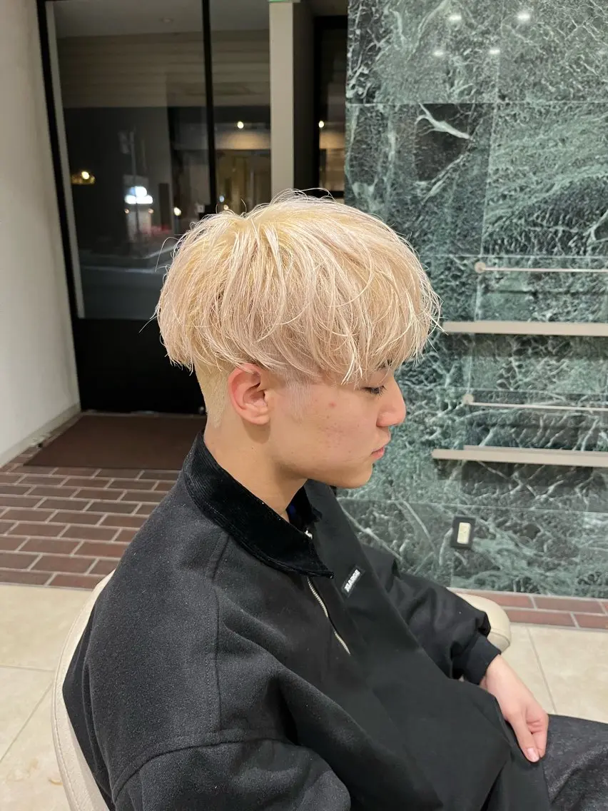 ショート カラー メンズ メンズブリーチ ベージュカラー ブリーチ ホワイトベージュ KOTA / ハイトーン/髪質改善のヘアスタイル