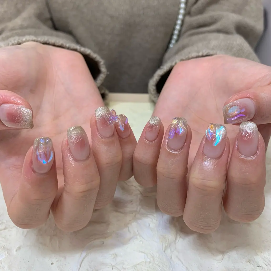 ネイル チークネイル ハンドネイル マキノ ユイのネイルデザイン