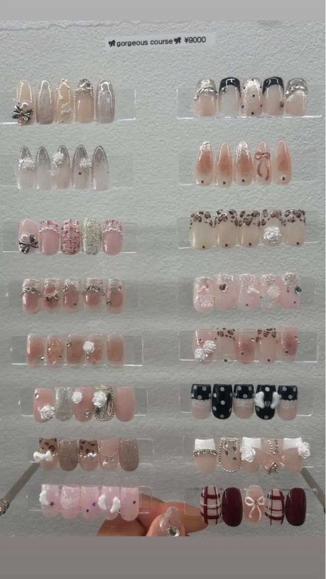 ネイル ハンドネイル EmaNail🎀 Haaruのネイルデザイン