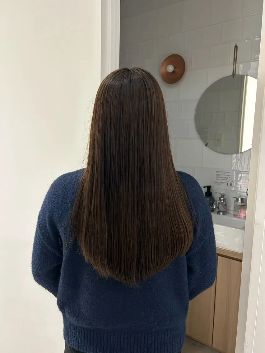 ロング カラー ブラウンカラー チョコレートブラウン 似合わせカット Nanami🧸🤍 ワンカラーモデル募集のヘアスタイル