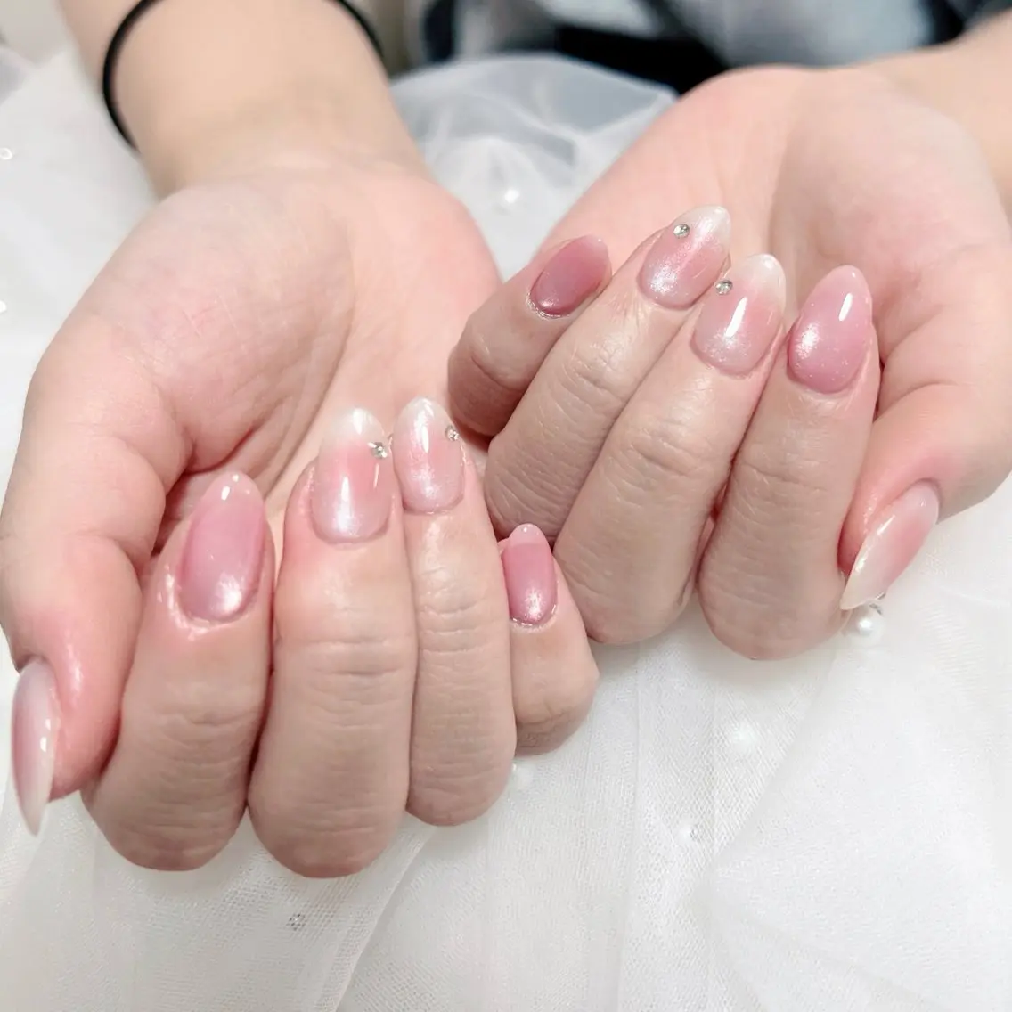 ネイル ハンドネイル ユリ 💕のネイルデザイン