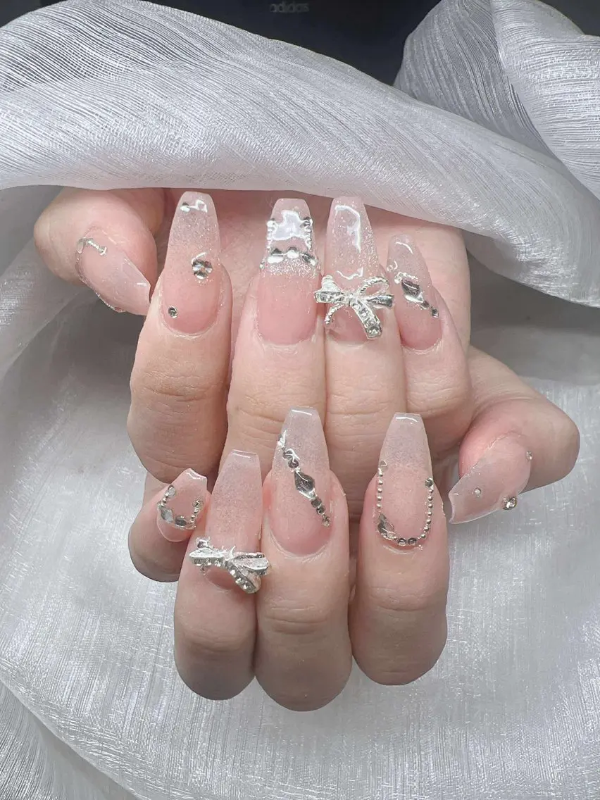 ネイル ハンドネイル Lee Nailsのネイルデザイン