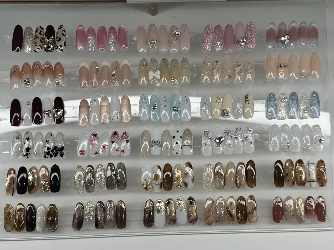 ネイル オーロラネイル チークネイル 長さ出し フットネイル フレンチネイル Nail&Eyela sh Nanaのネイルデザイン