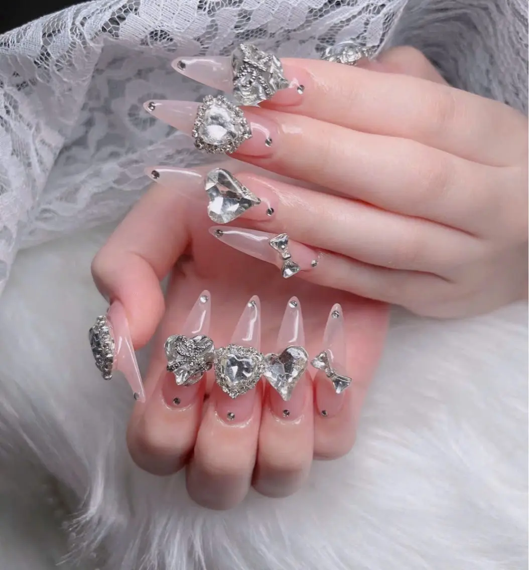 ネイル フレンチネイル ジェルネイル ガラスフレンチ ハロウィン ハート H.baby Nail Salonのネイルデザイン