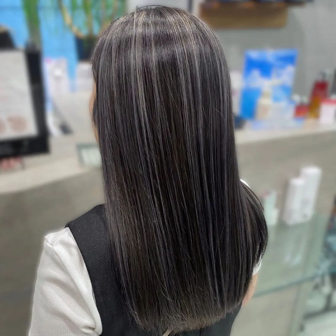 ミディアム カラー バレイヤージュ ブリーチ デザインカラー ハイライトカラー 外国人風カラー カット ヘアカラー トリートメント お悩み解決美容師🦚 片山/銀座/有楽町のヘアスタイル
