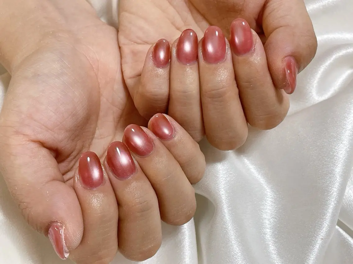 ネイル オーロラネイル フットネイル フレンチネイル ジェルネイル マグネットネイル ハンドネイル mogunail &blowのネイルデザイン