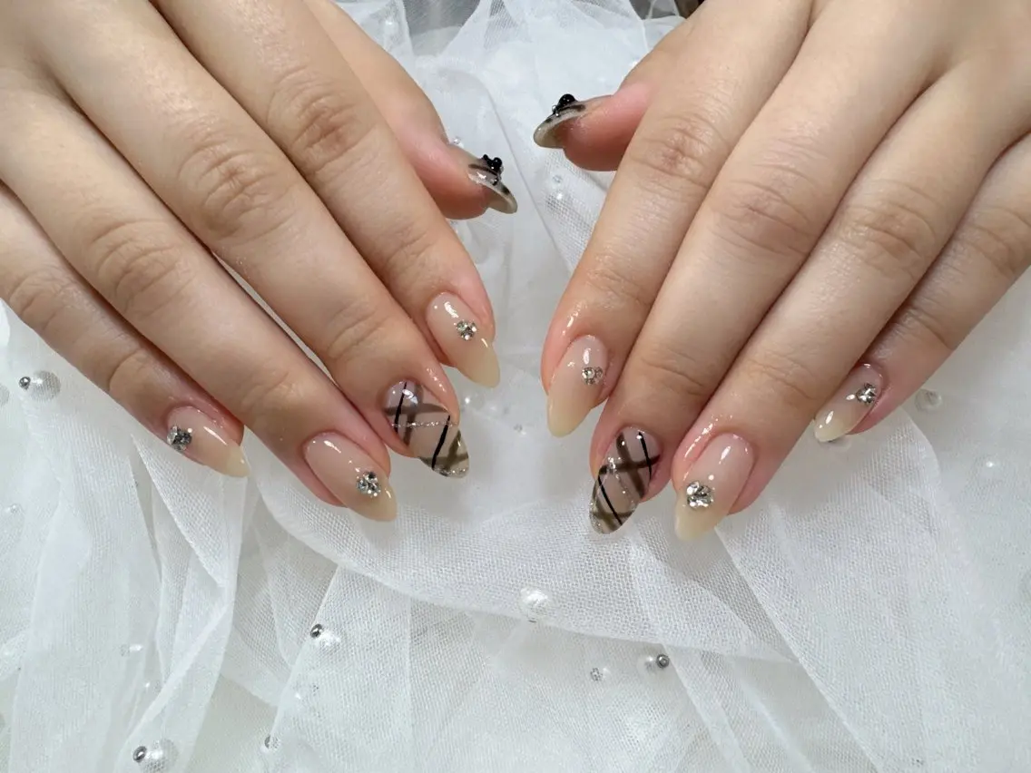 ネイル ハンドネイル Luna Nailsのネイルデザイン