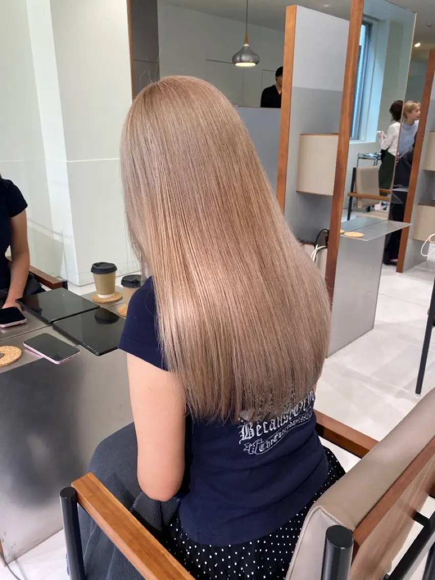 ロング カラー ベージュカラー ブリーチ 透明感カラー ダブルカラー ヘアカラー ☪️ブリーチ特化施術 /レイヤー🪽aiのヘアスタイル