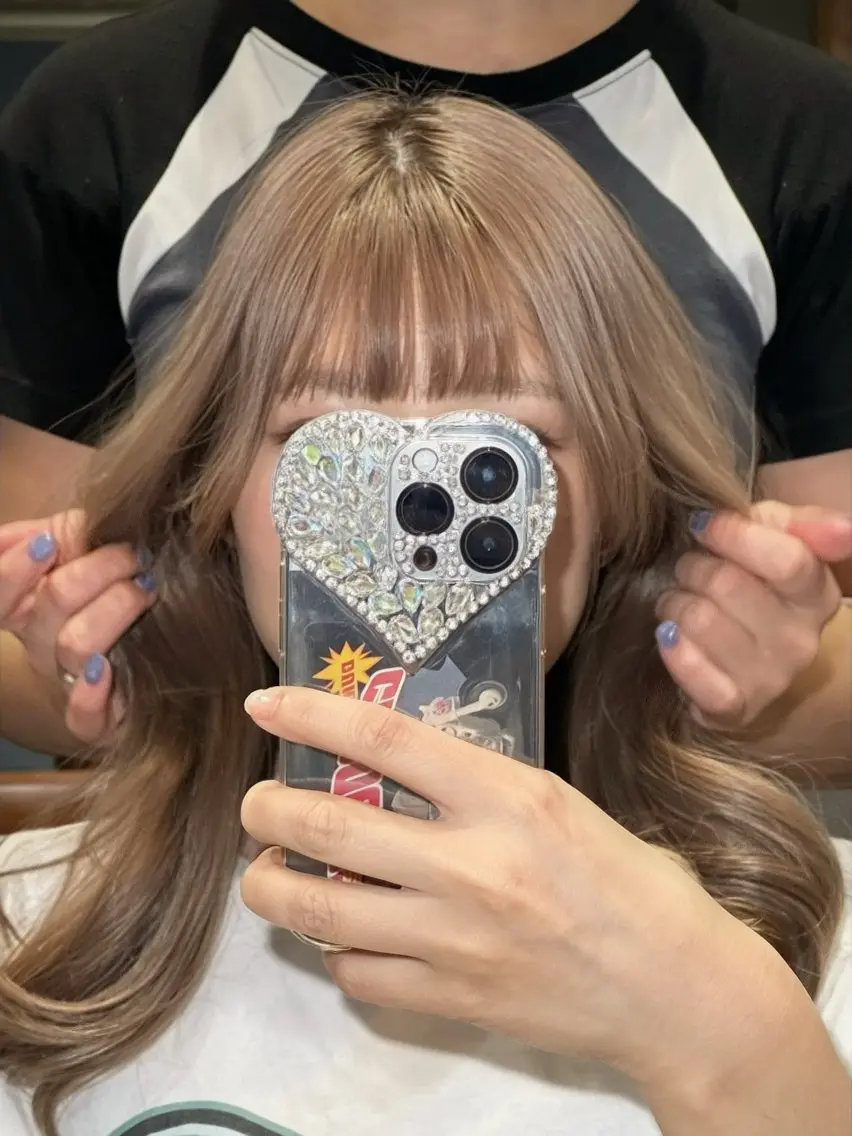 ロング カット ヘアカラー #韓国ハイトーン💓 TOWAのヘアスタイル
