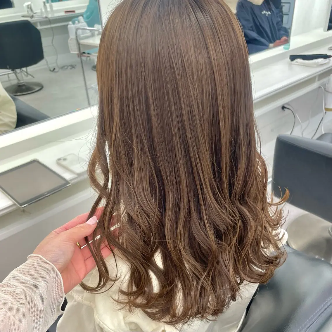 セミロング カラー ヘアカラー ParveMix￤ 大賀さつき🍨🤍のヘアスタイル