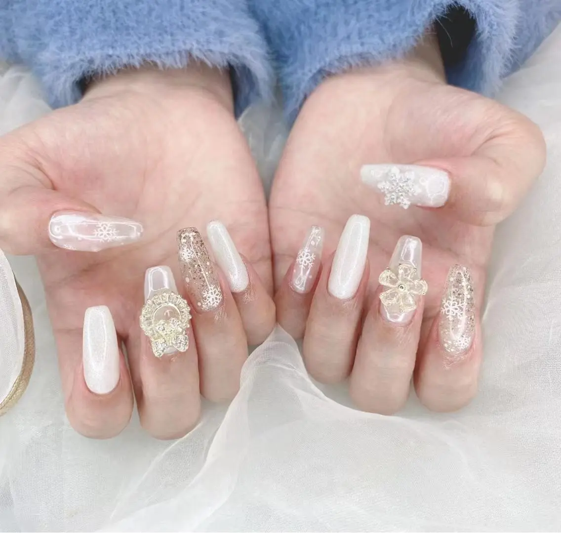 ネイル ゴールド ラメ(グリッター) ニュアンスネイル ホワイト Babarla Nailのネイルデザイン