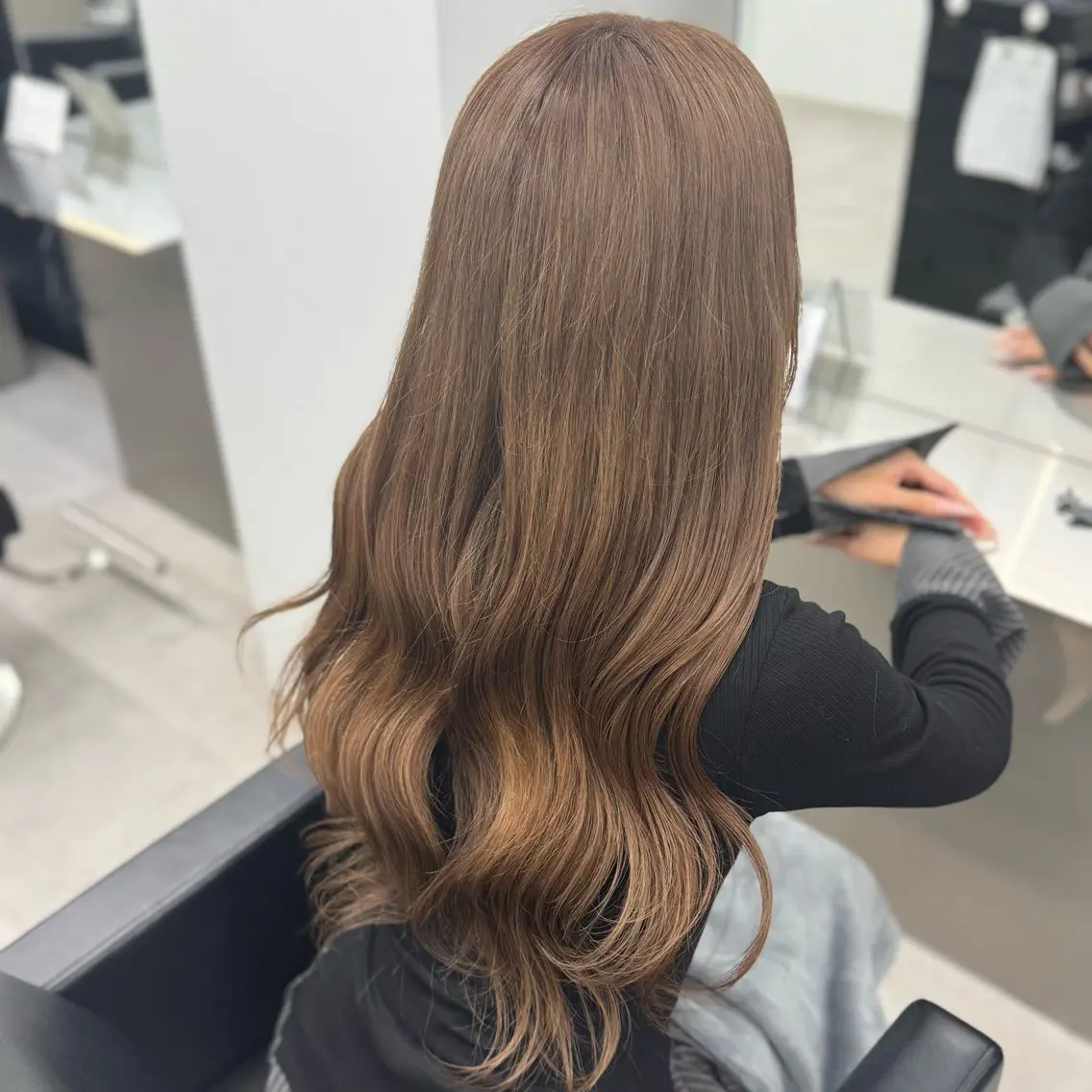 ロング カラー ブリーチ ブラウンカラー カット ヘアカラー ベージュ/エクステ /職人/KENTAのヘアスタイル