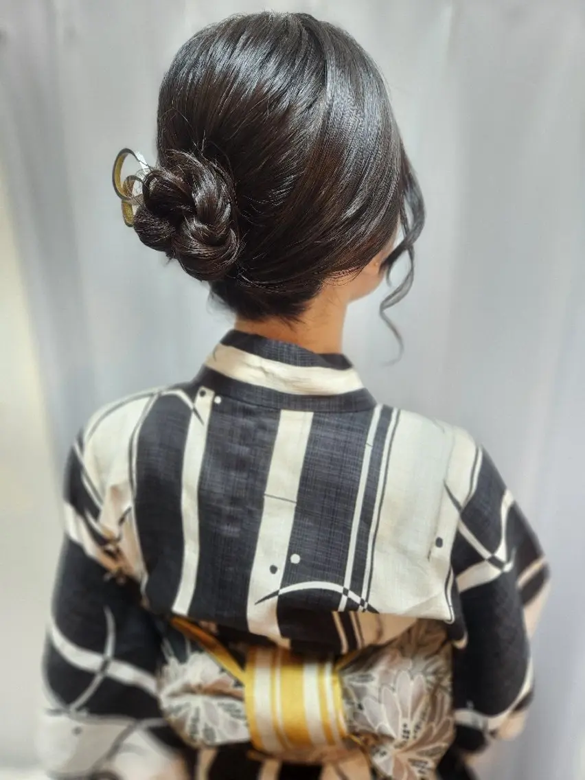 セミロング ヘアアレンジ ヘアセット サロンソレイユ(マツ エク/ヘアセット)の眉毛・アイブロウイメージ