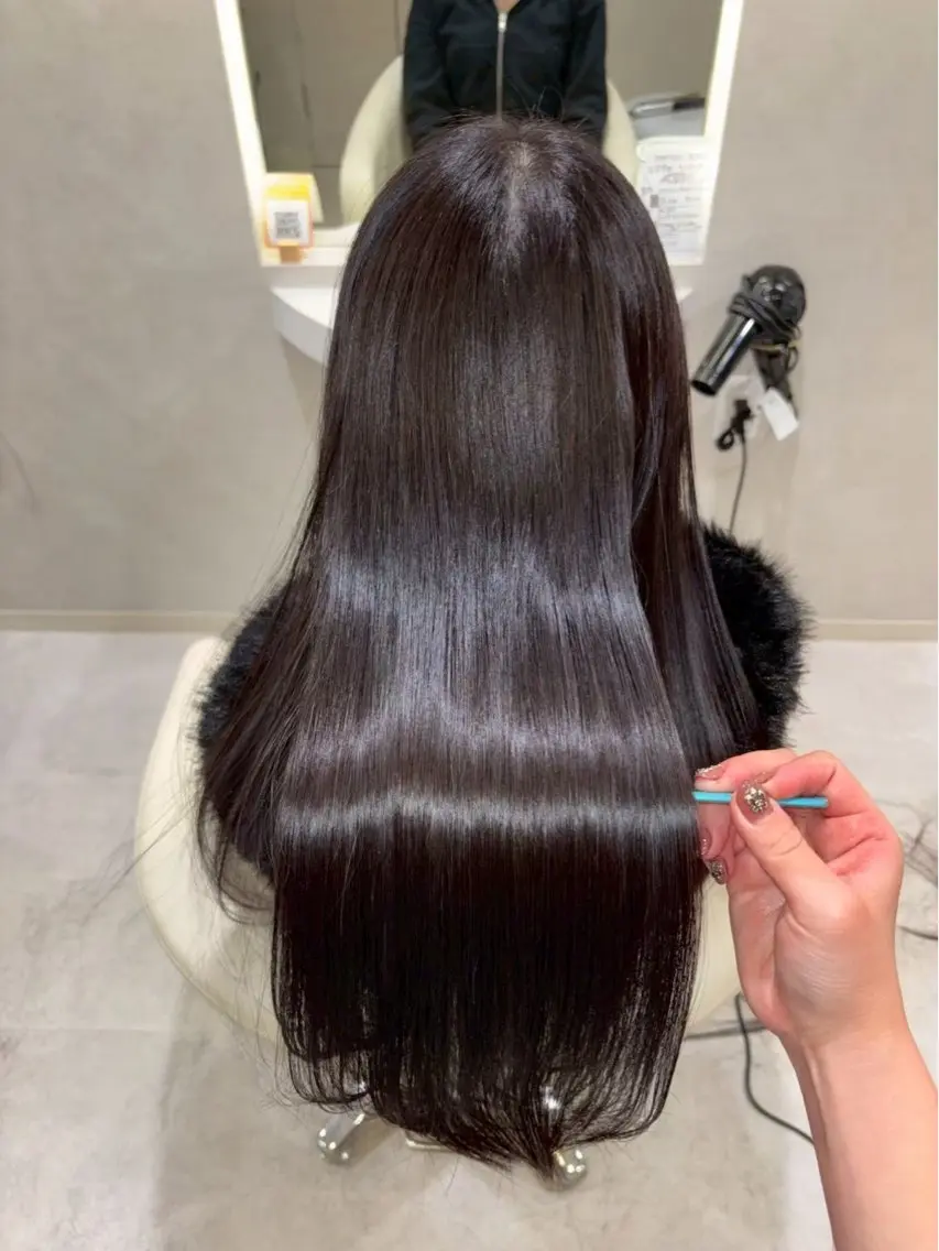 カラー ♻️ブリーチなし カラー♻️のヘアスタイル