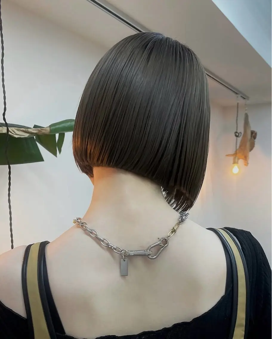 ミディアム カラー 切りっぱなしボブ ベージュカラー ブリーチ 透明感カラー ハイトーンカラー カット ヘアカラー alu/心斎橋大阪 ボブ/ブリーチなしのヘアスタイル