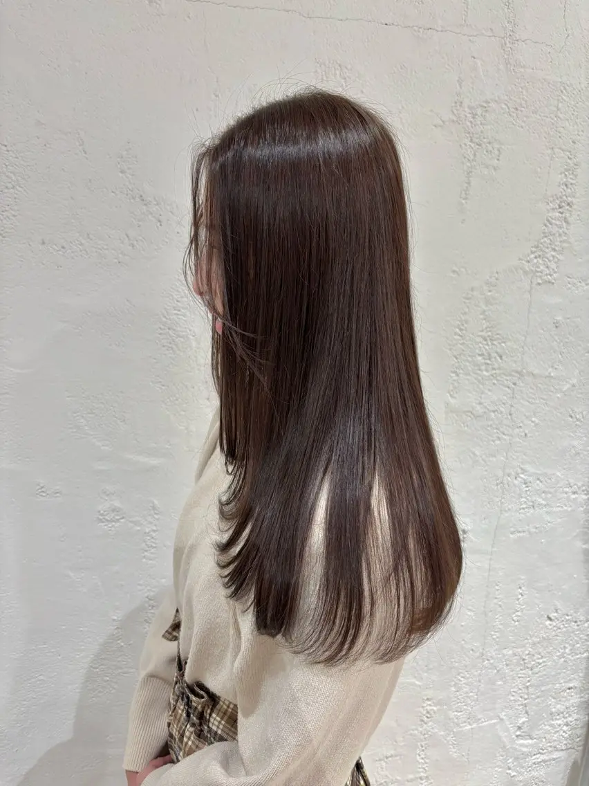 ロング カラー グレージュ 顔まわりレイヤー レイヤーカット カット ヘアカラー トリートメント サソウ ユリエ🥥のヘアスタイル