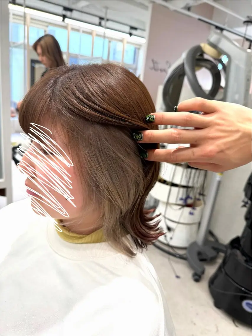 セミロング カラー ベージュカラー ブラウンカラー 透明感カラー デザインカラー インナーカラー カット ヘアカラー トリートメント EARTH菊名店👾 ひらのすぐるのヘアスタイル