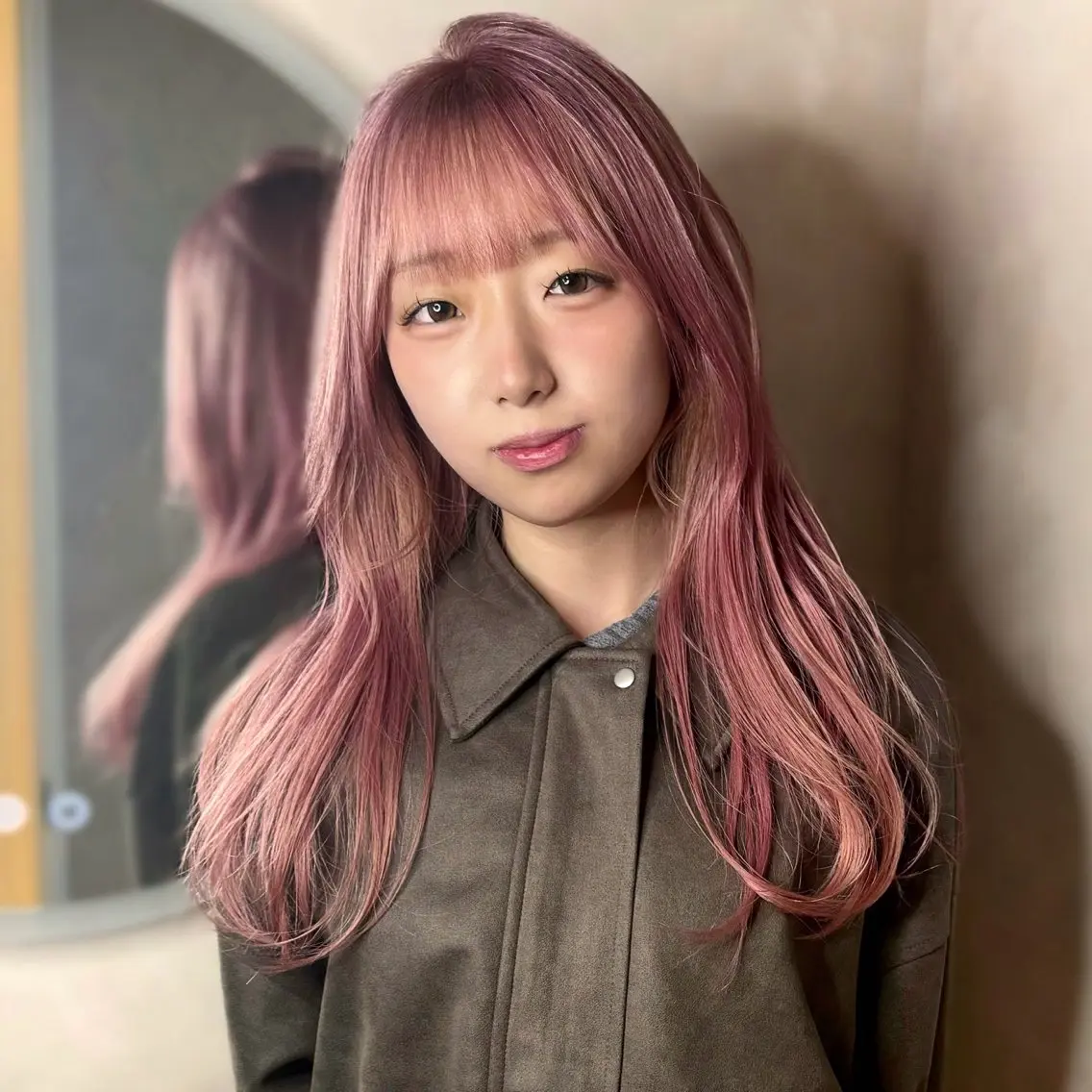 ロング カラー ベージュカラー ブリーチ ピンクカラー ピンクベージュ ヘアカラー Hinako🦋 ブリーチカラーのヘアスタイル