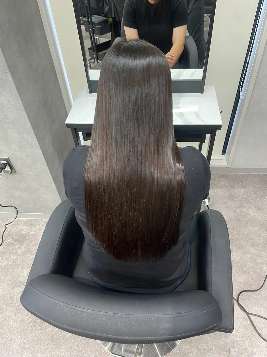ロング カット 縮毛矯正 gisel エリナのヘアスタイル