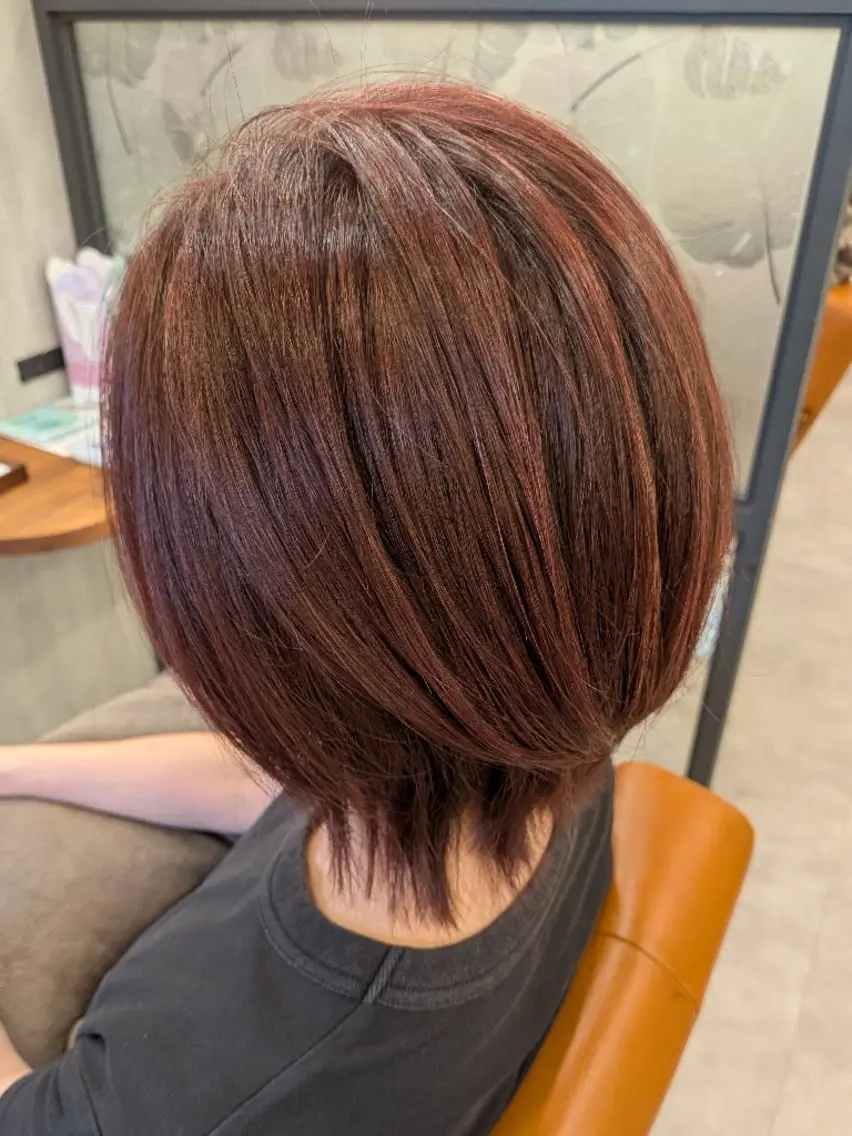 ミディアム カラー レッドカラー レイヤーカット カット ヘアカラー hair＆make Lokahi リホのヘアスタイル