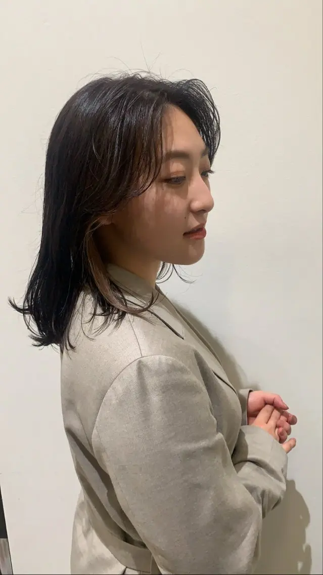 ミディアム ヘアカラー 吉田 詩穂のヘアスタイル