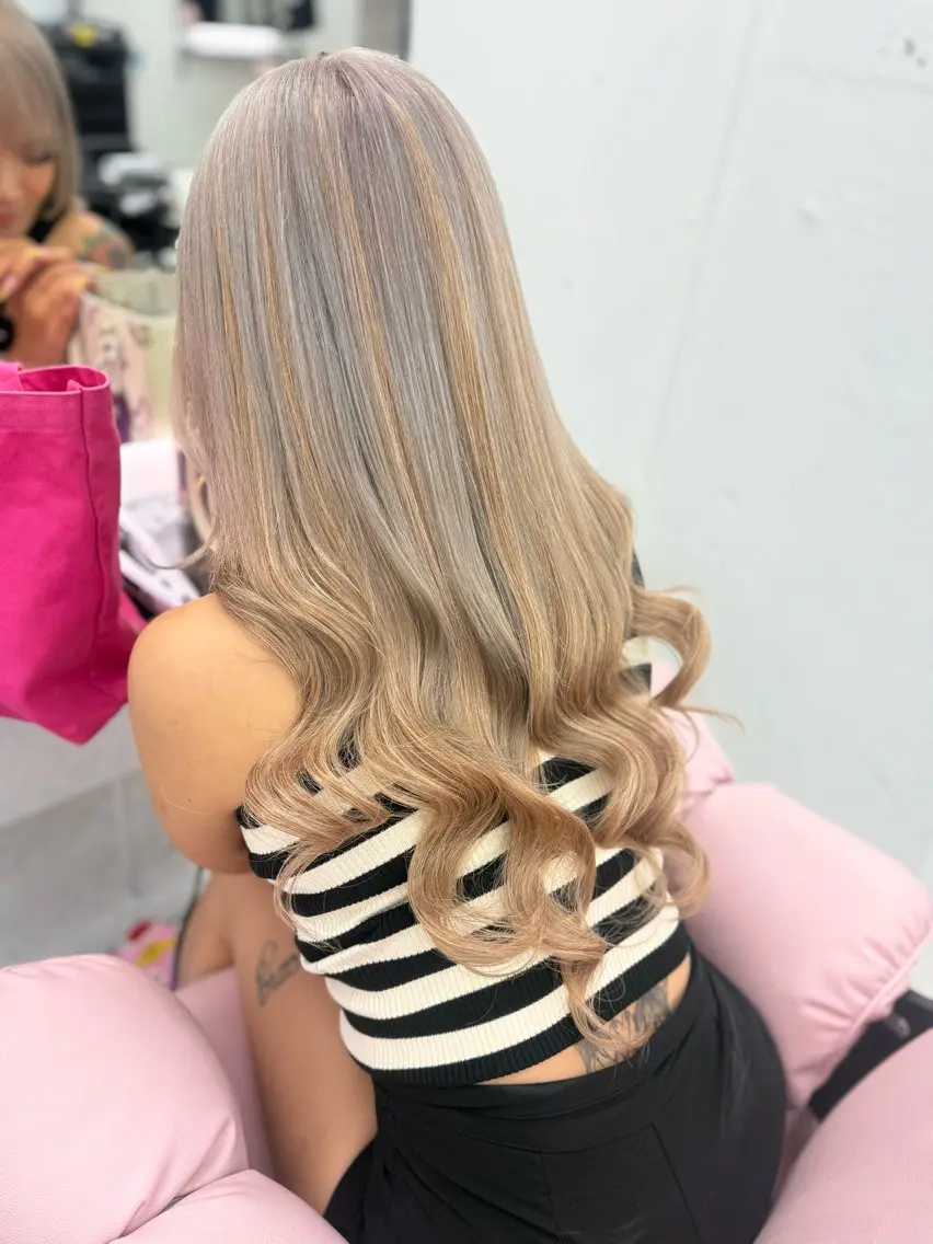 ロング ヘアカラー エクステ 中村 海星のヘアスタイル